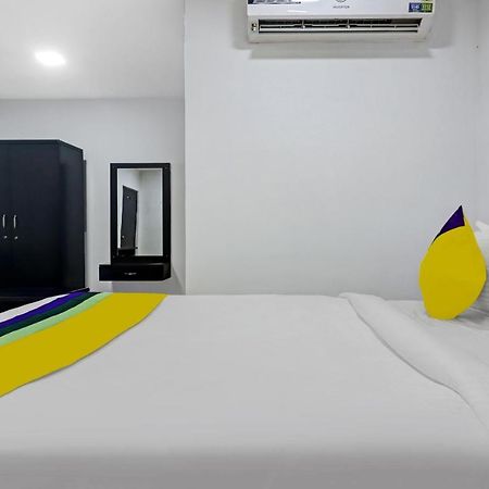 Itsy By Treebo - Lg Grand Inn Hyderabad Esterno foto